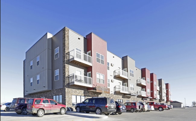 Stanley Square - Stanley Square Apartments