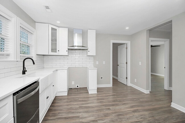 Photo - 4044 Dinglewood Ave