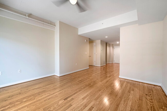 Photo - 875 N St NW