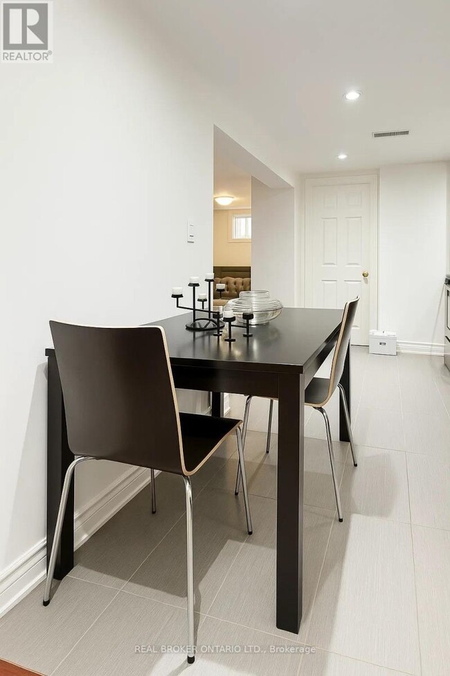 Photo - 95 Porchester Dr