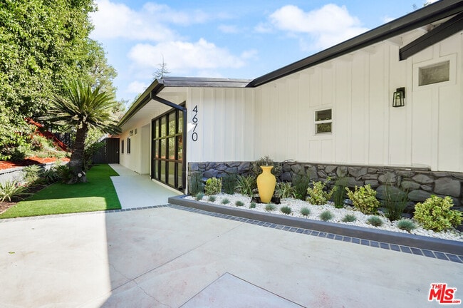 Photo - 4670 Brewster Dr