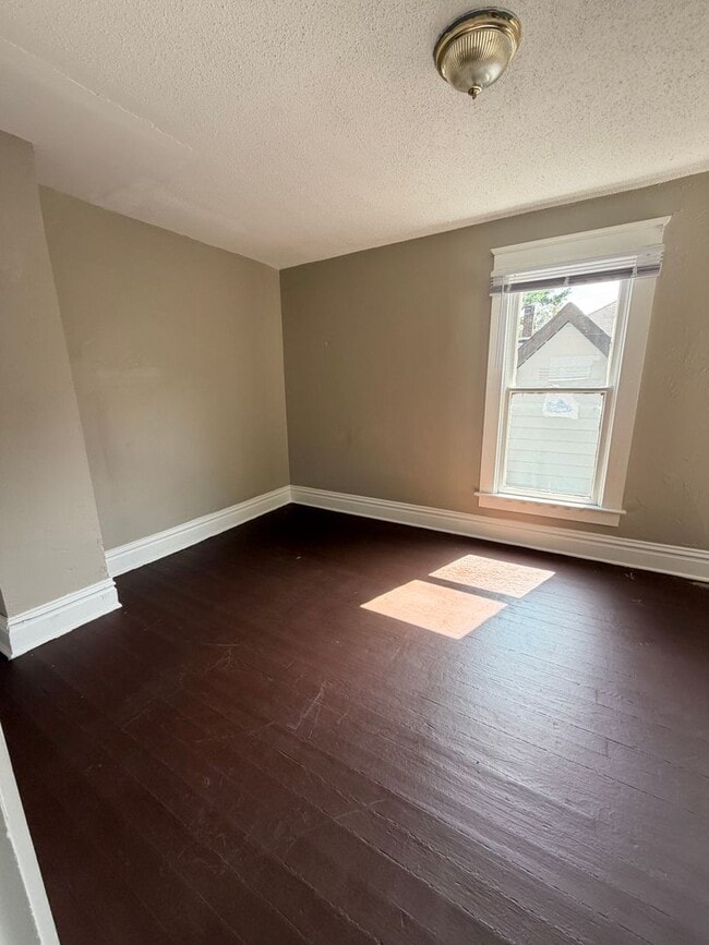 2411 Fox Ave Unit 2411-B