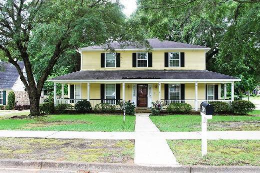 Building Photo - 2 Story Yellow house on corner lot
