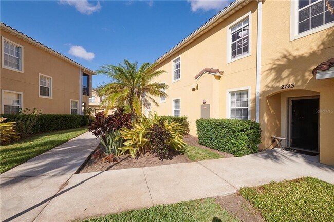 2745 Oakwater Dr