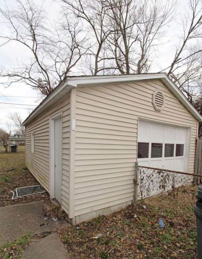 Photo - 730 Ridgeway Ave