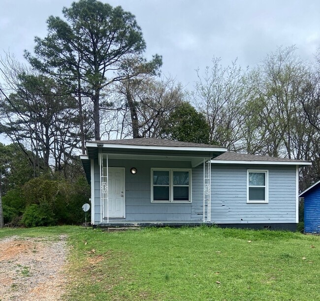 Building Photo - 220 15th Ave SW