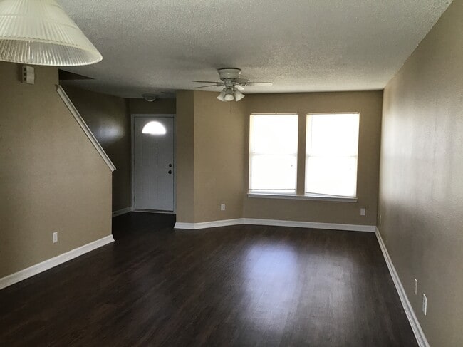 Photo - 2012 Fullwood Dr