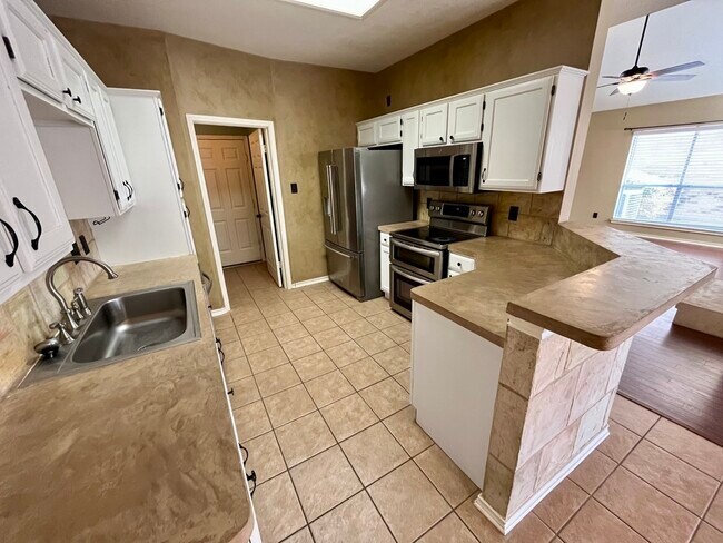 Photo - 5810 Spring Sq