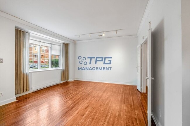 Photo - 121 Bentley Ave