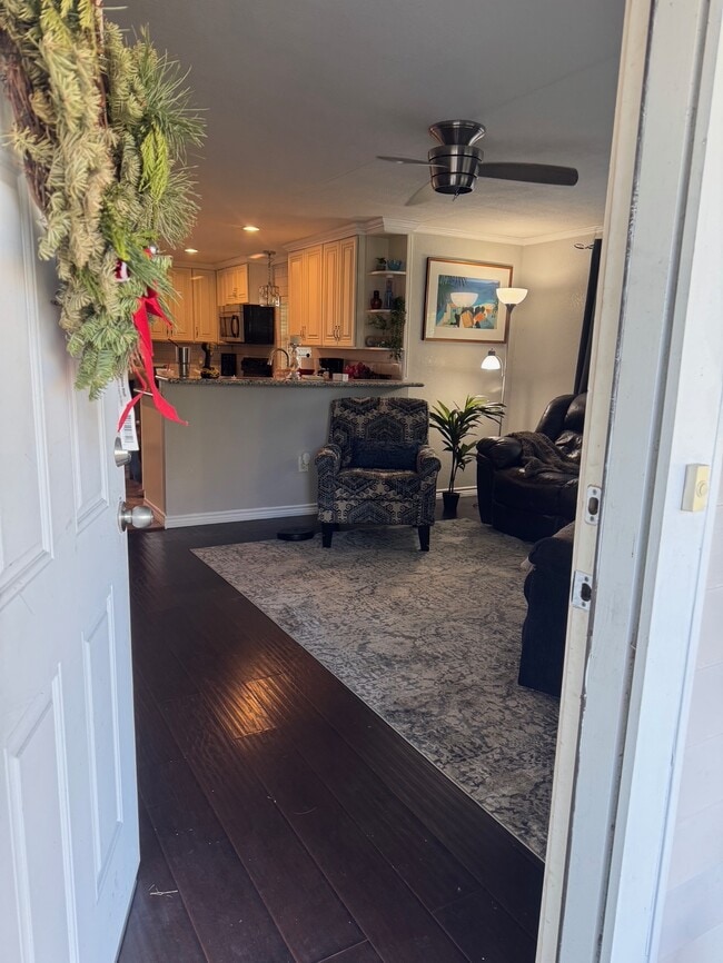 Entry - 2328 Shanks Rd