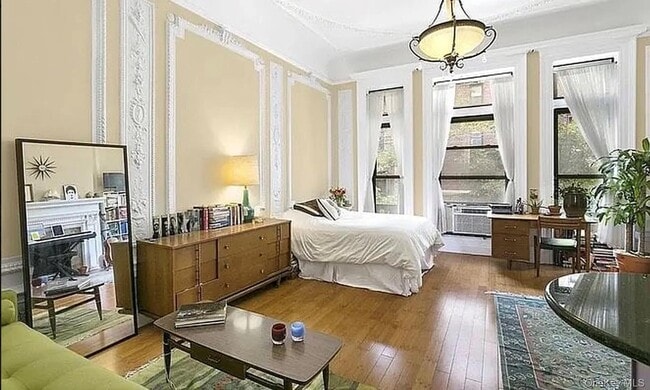 Building Photo - 312 W 101st St Unit 3