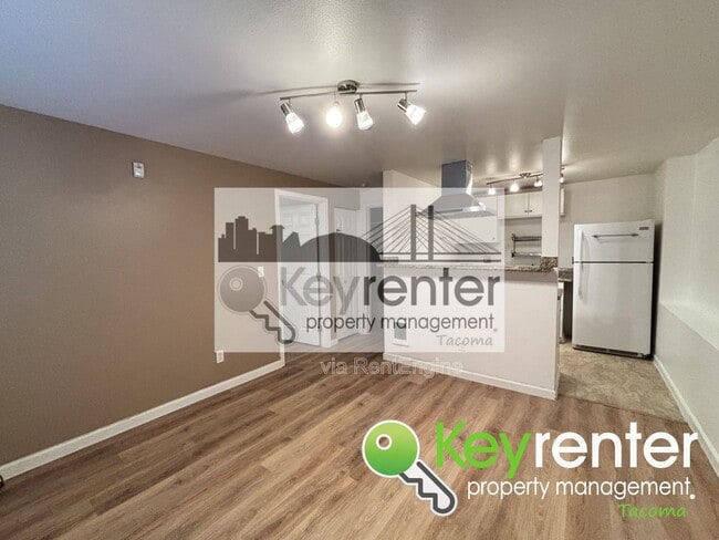 Photo - 323 S 30th St