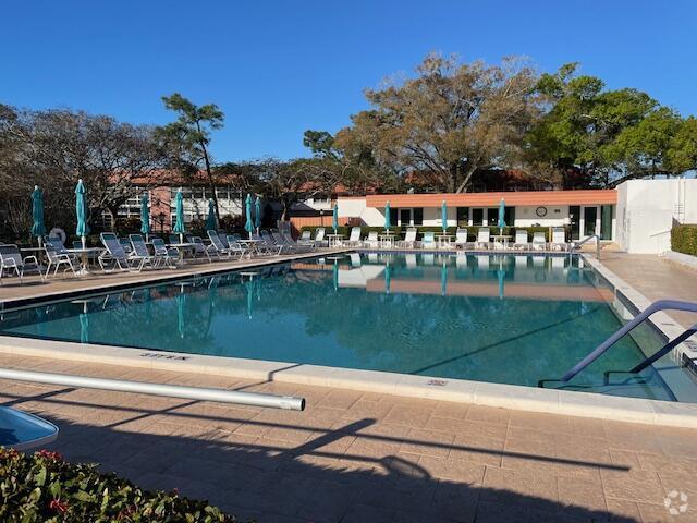 Building Photo - 2600 SE Ocean Blvd Unit 6 Rental