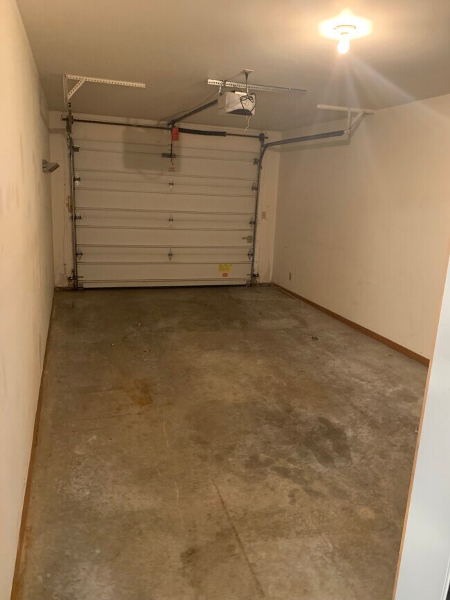 3413 Oak Knoll Dr Townhome For Rent in Eau Claire, WI