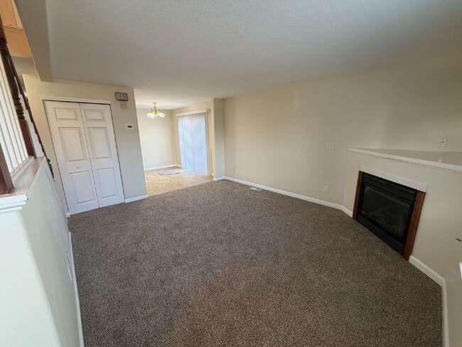 Photo - 3 Bedroom 1.5 Bathroom SE Portland Triplex