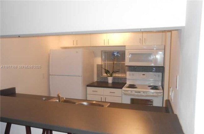 Photo - 8540 N Sherman Cir Unit 103