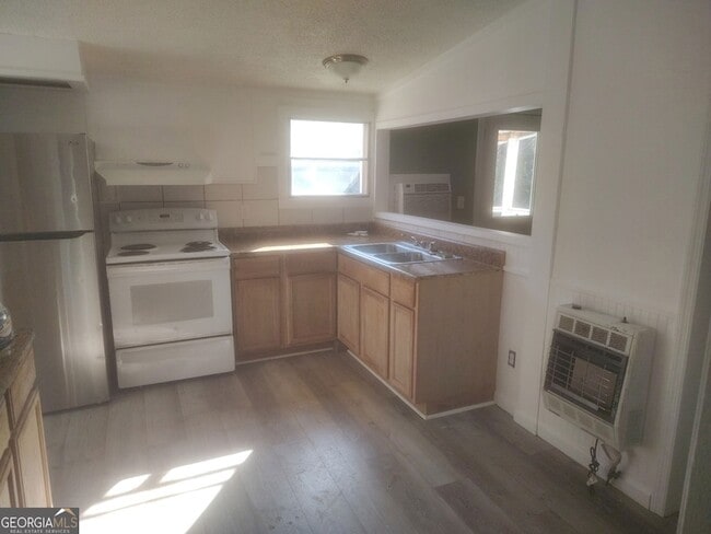 Photo - 826 Black Horse Run