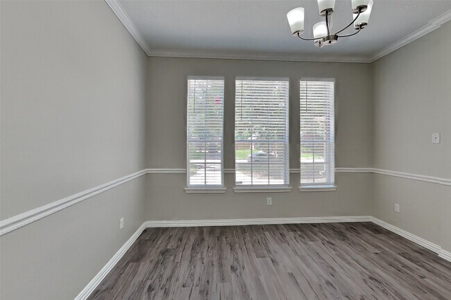 Photo - 1703 Calmar Dr