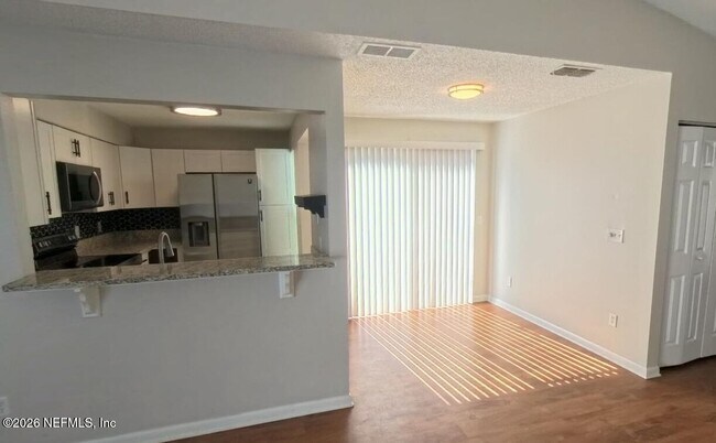 Photo - 8319 Daisy Ln S