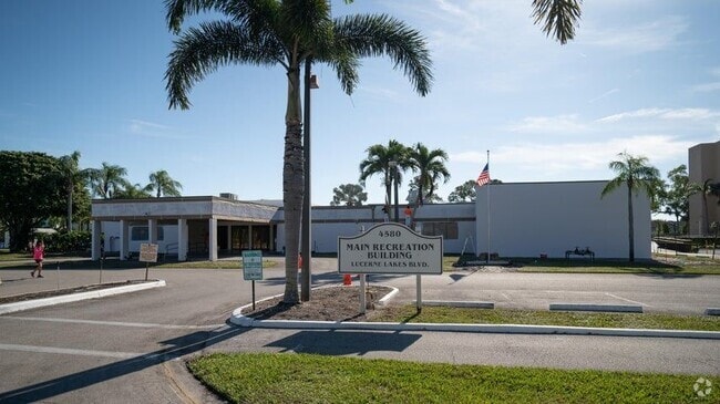 Building Photo - 4640 Lucerne Lakes Blvd W Rental