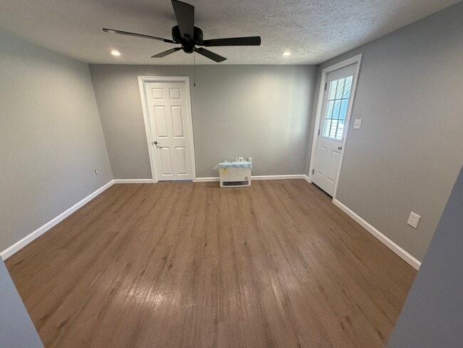 Photo - 730 Boulevard Ave Unidad 2nd floor