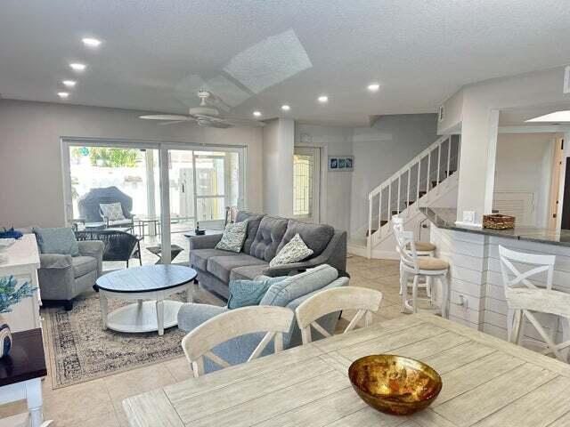 Photo - 237 Seabreeze Cir