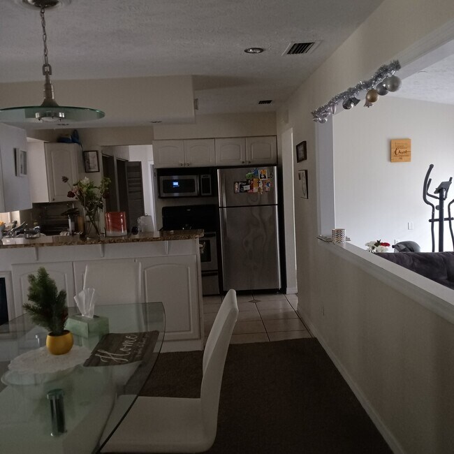 Photo - 320 Tangerine St