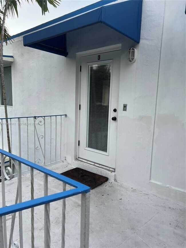 Photo - 225 SE 16th Ave Unit 3