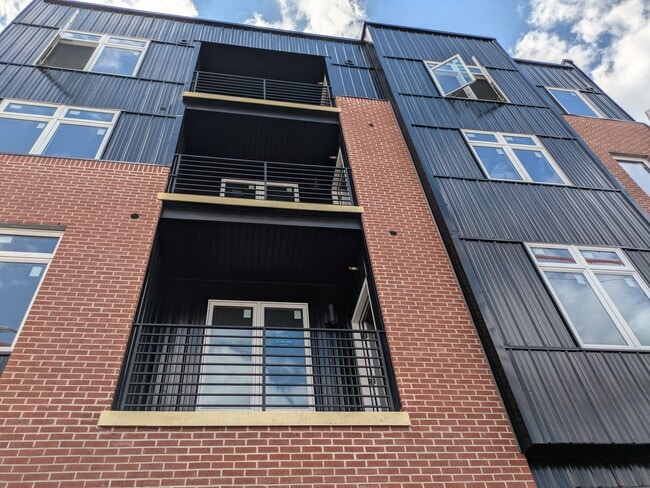 Building Photo - 4512-16 Lancaster Ave Unit 1A