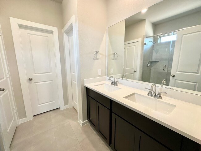 Building Photo - 12164 Ridge Top Dr Rental