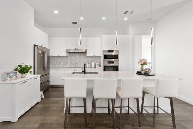 Photo - 800 Embassy Dr Unit 609