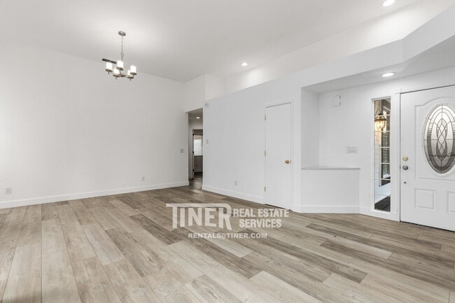 Photo - 8958 Emsdale Way