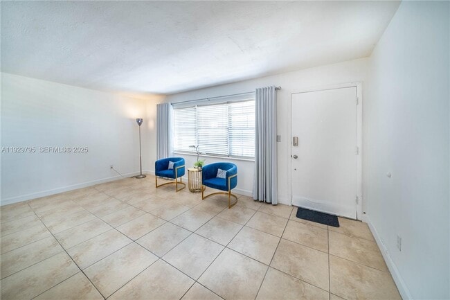 Photo - 1855 NE 121st St Unidad 32