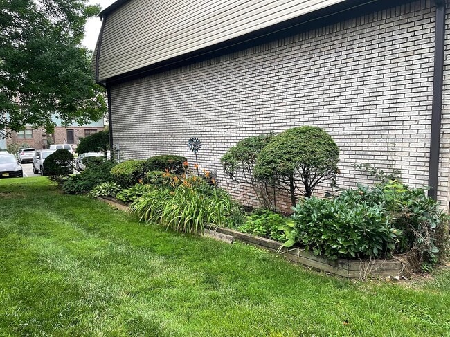 Photo - 46 Highview Dr