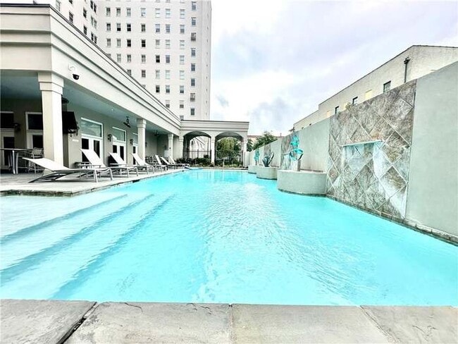Building Photo - 1205 Saint Charles Ave Unit Garden District Condo