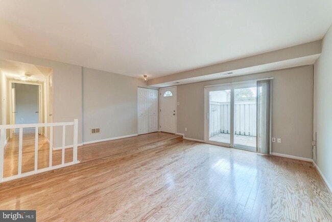 Photo - 7938 Bentley Village Dr Unidad 32C