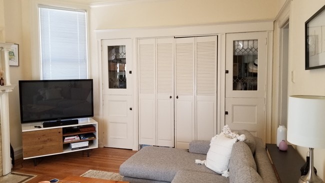 Building Photo - 905 Diamond St Unit A