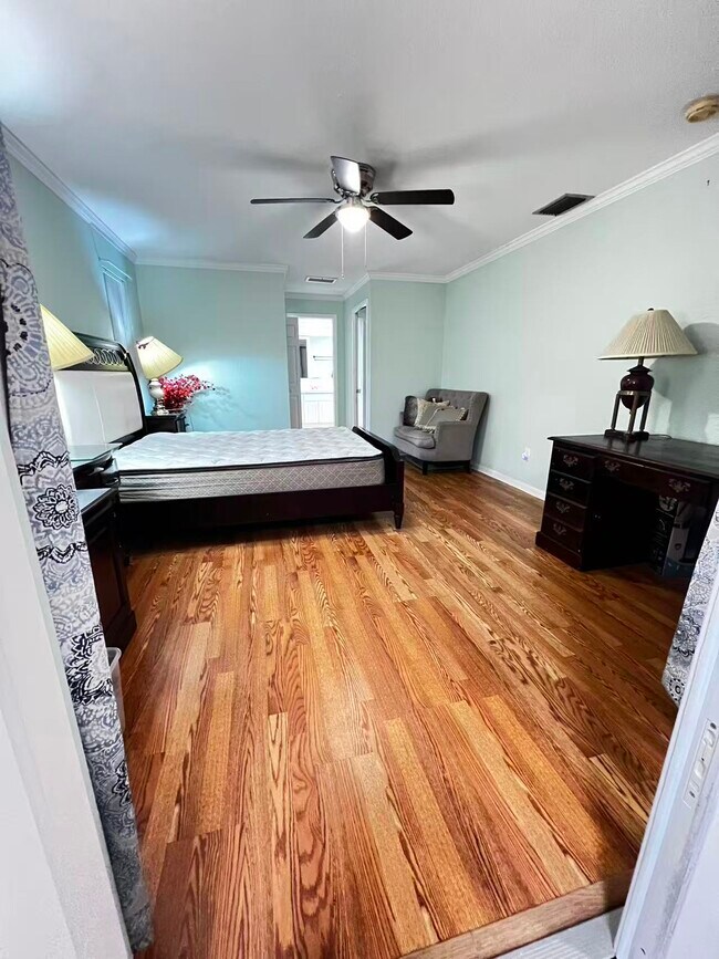 Photo - 835 Winding Oaks Dr Unit Shared yard Apt