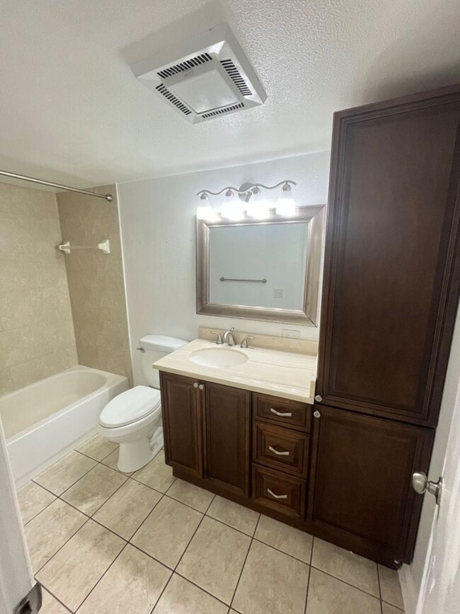 Photo - Nice 1/1 apartment - move in now no rent till January