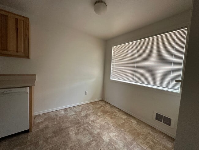 Photo - 632 Van Ness St