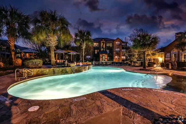 Building Photo - River Pointe Rental