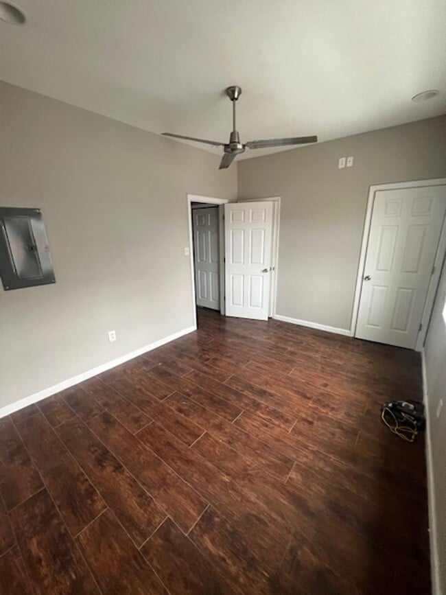 Photo - 2419 Frankford Ave Unit 3rd Floor