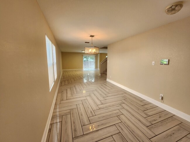 Photo - 9915 Amber Ledge