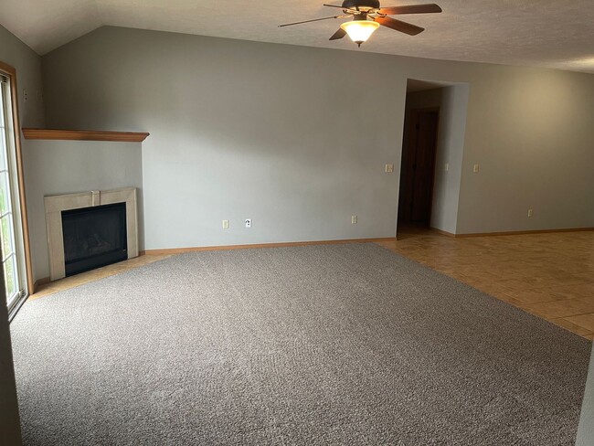 Photo - 705-707 E Watermill Cir