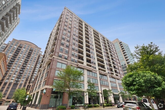 Building Photo - 451 W Huron St Rental
