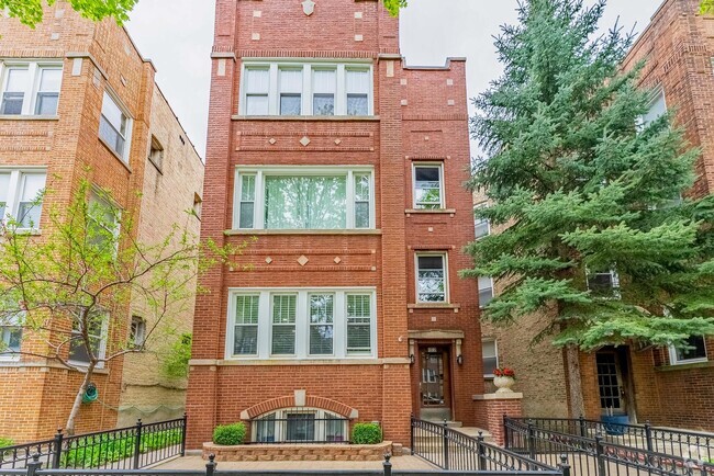 Building Photo - 4927 W Cuyler Ave Rental