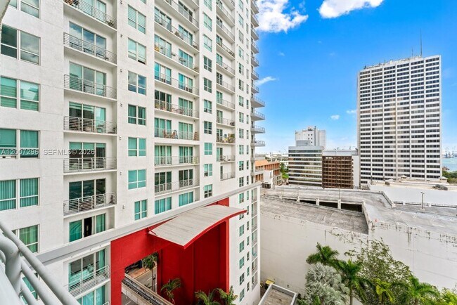 Photo - 133 NE 2nd Ave Unidad 1112