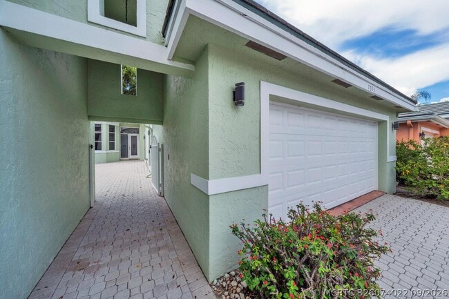 7693 Rockford Rd