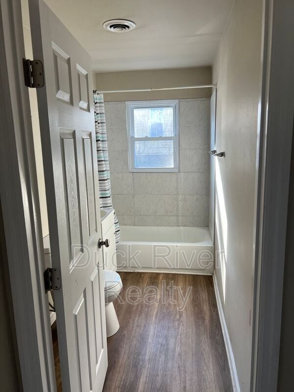 Photo - 610 E 8th St