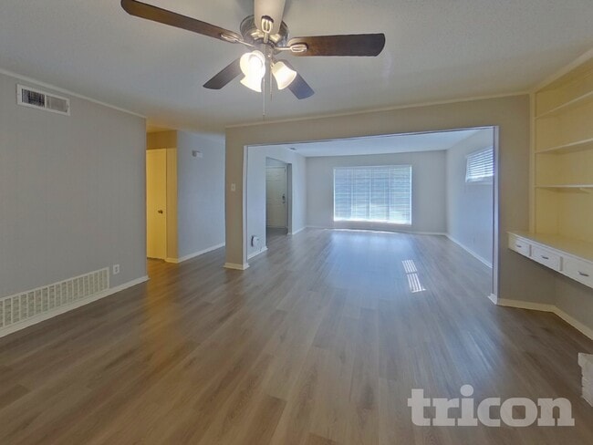 Photo - 1706 Crooks Ct